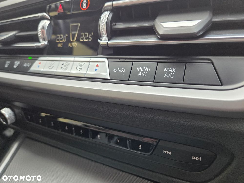 BMW Seria 3 320d xDrive Advantage - 34