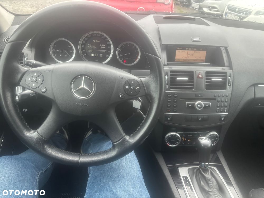 Mercedes-Benz Klasa C 180 CGI Automatik BlueEFFICIENCY - 16