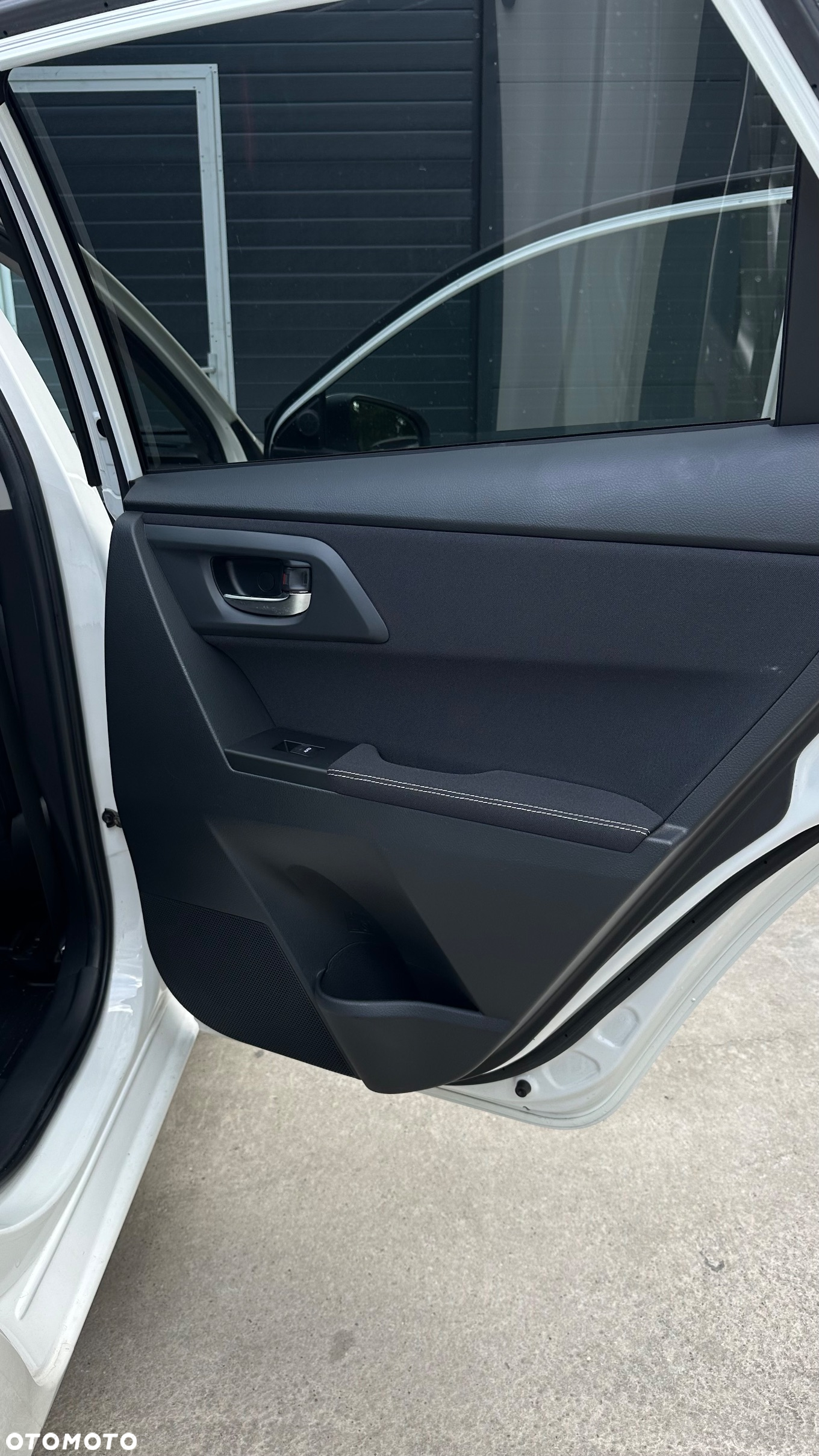 Toyota Auris 1.8 HSD Luna - 18