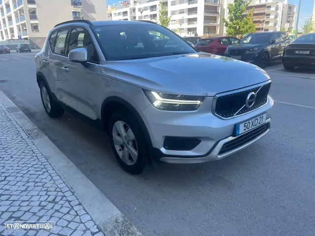 Volvo XC 40 1.5 T3 Momentum Tech Edition - 3