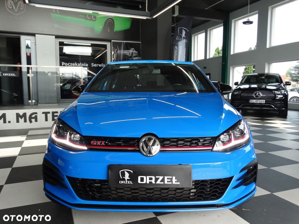 Volkswagen Golf - 10