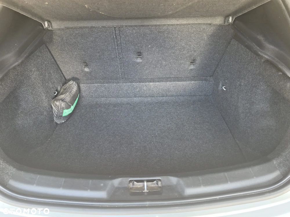 Volvo V40 D2 Drive-E Momentum - 12