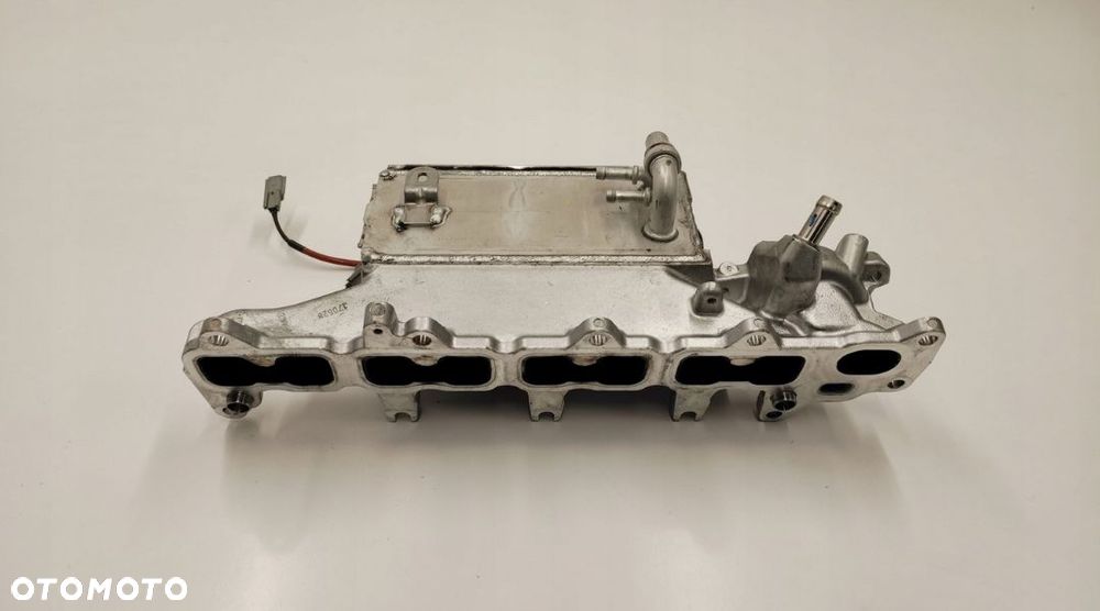 Kolektor ssący z chłodzeniem Trafic 2,0 DCi M9R710 nr 140014374R