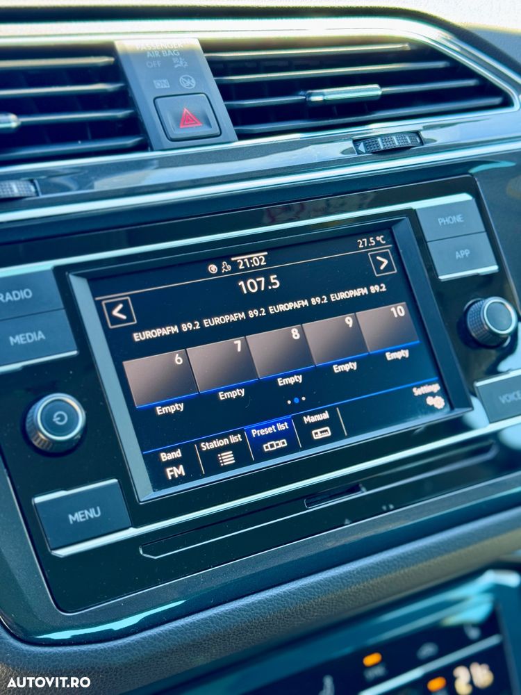 Volkswagen Tiguan - 11