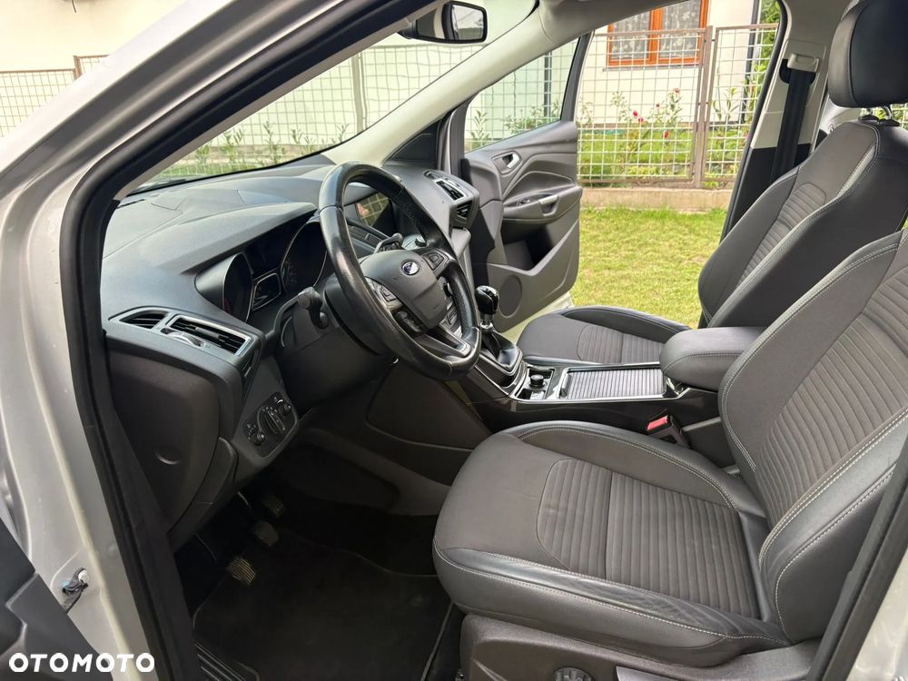 Ford Kuga 2.0 TDCi FWD Titanium - 15