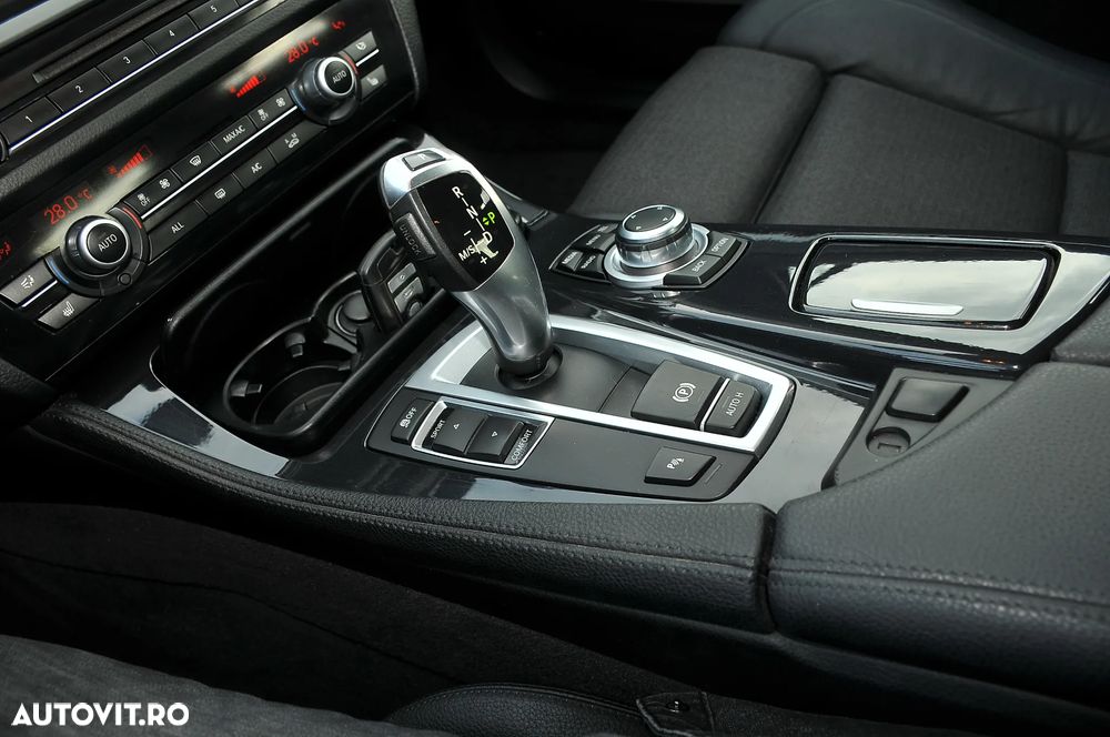 BMW Seria 5 520d Aut. - 14