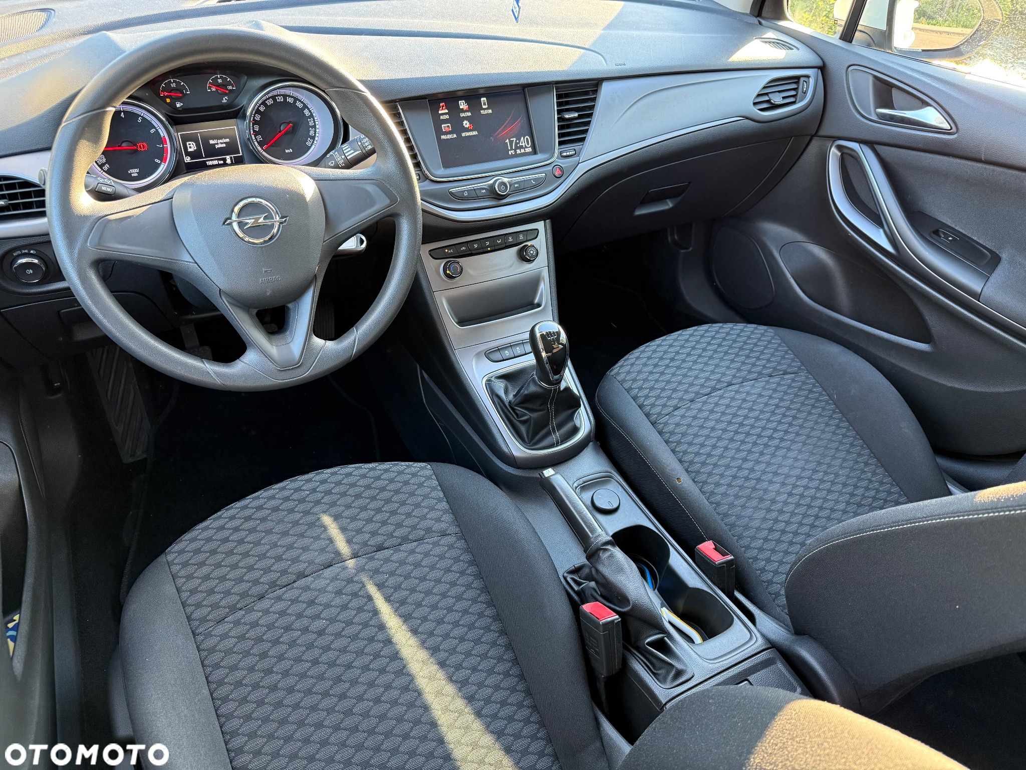 Opel Astra V 1.0 T Essentia S&S - 11