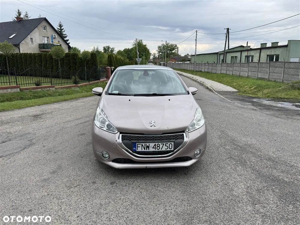 Peugeot 208 - 5