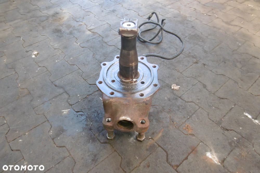 Zwrotnica Mercedes Actros 8x6 - 4