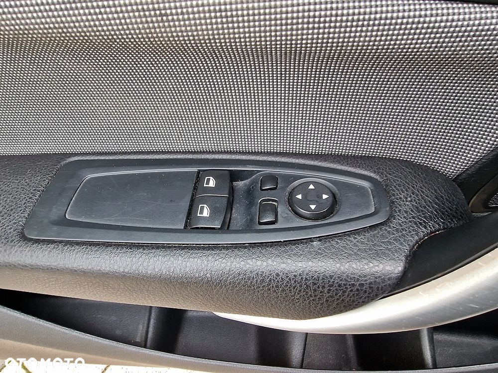 BMW Seria 1 116d DPF - 13
