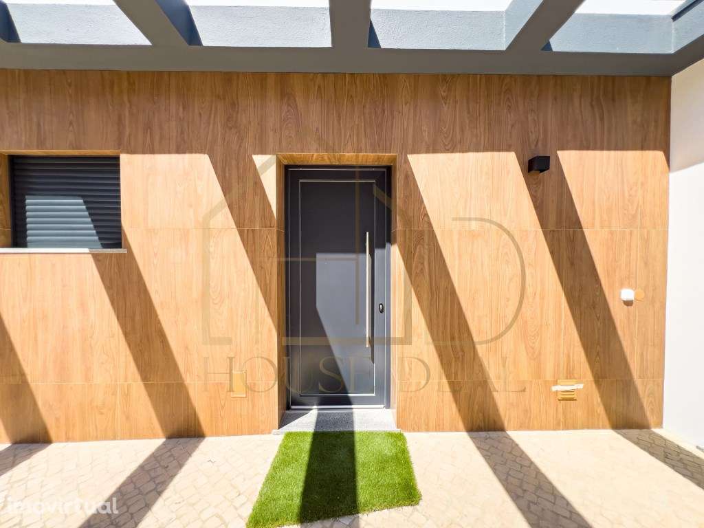 GRANDIOSA Moradia T4 com Pérgola. Fernão Ferro - Grande imagem: 4/45
