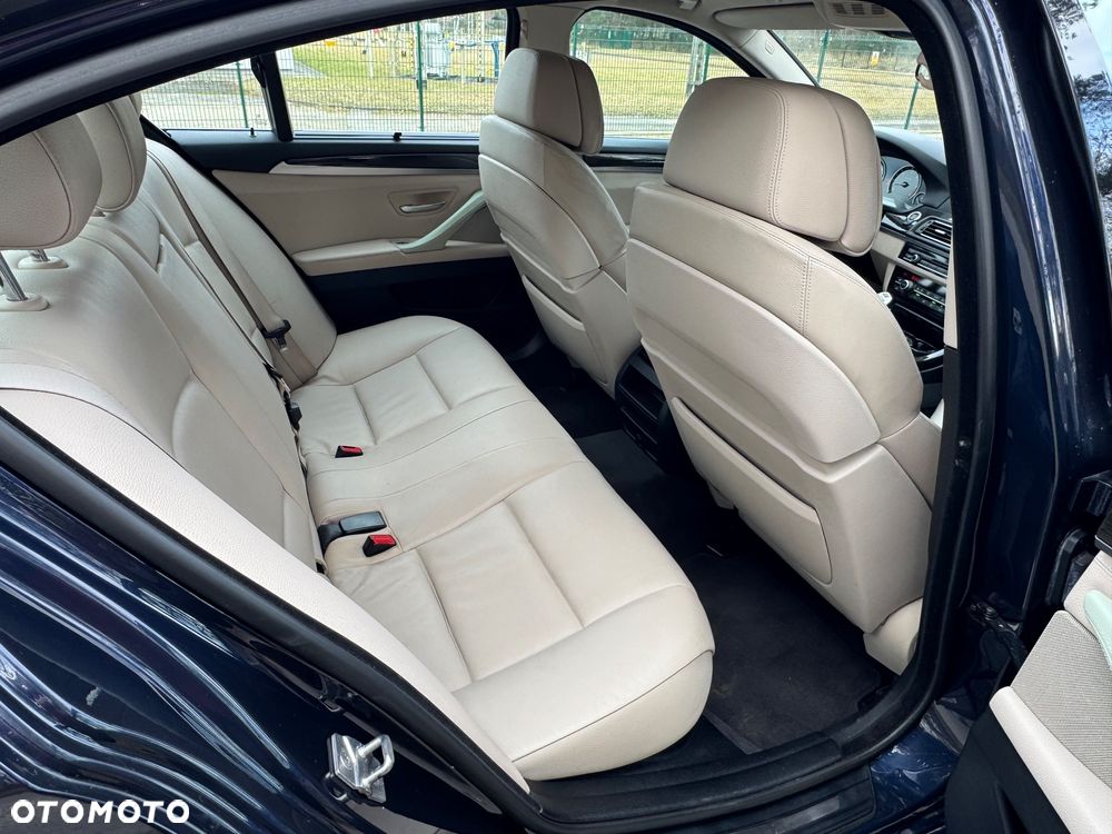 BMW Seria 5 535d Sport-Aut Luxury Line - 12