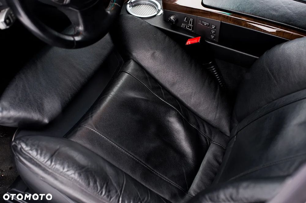 BMW Seria 7 750i - 16