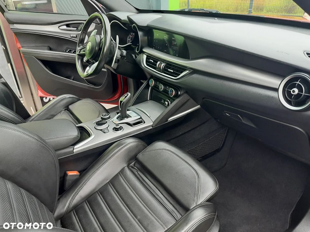 Alfa Romeo Stelvio 2.0 Turbo TI Q4 - 13