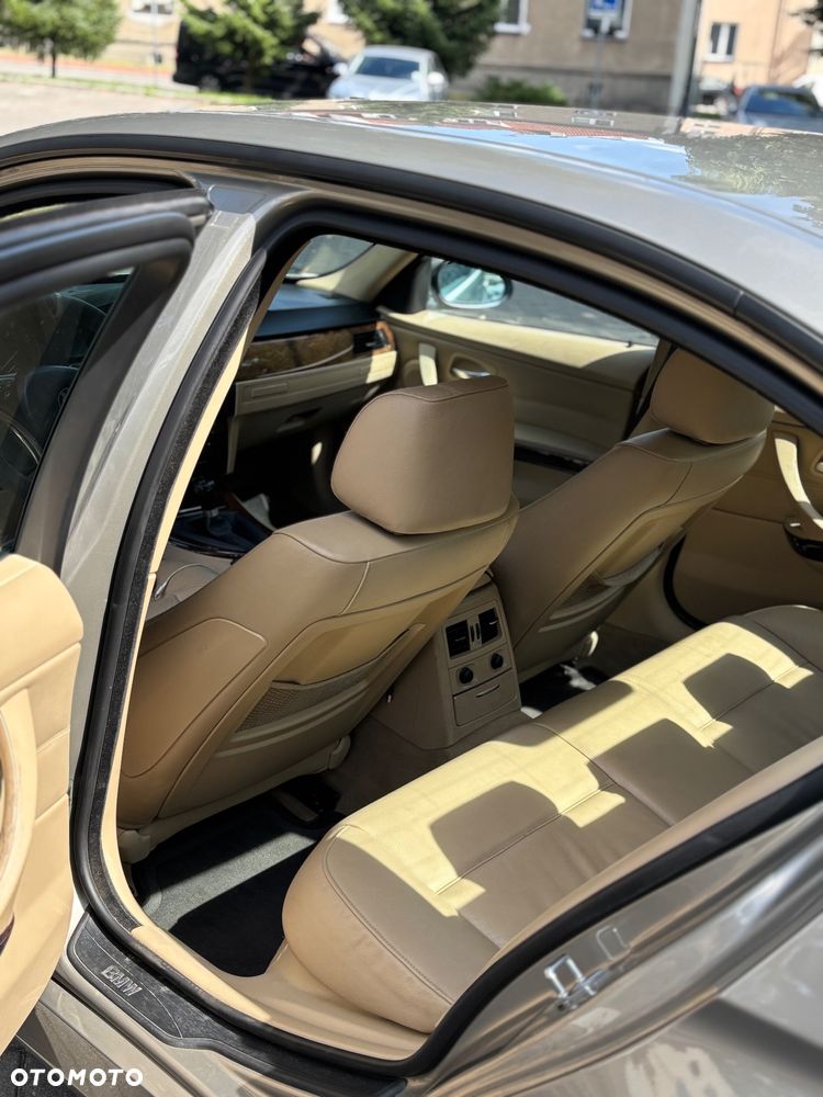 BMW Seria 3 320d - 12