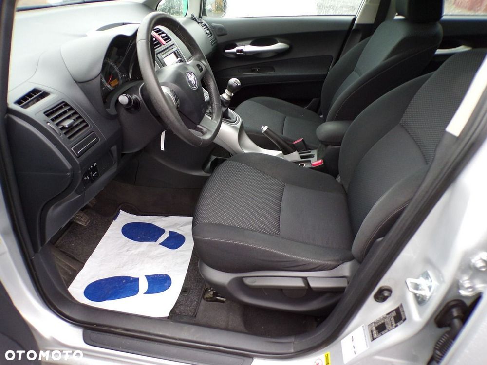 Toyota Auris - 22