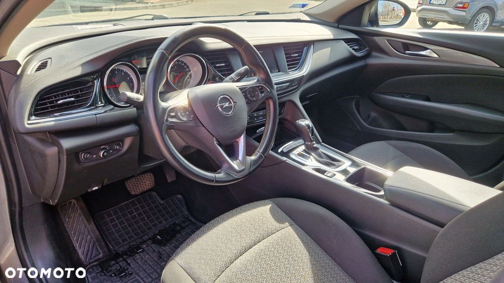 Opel Insignia 1.5 T Enjoy S&S - 11