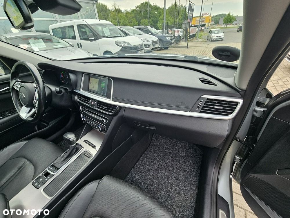 Kia Optima - 40