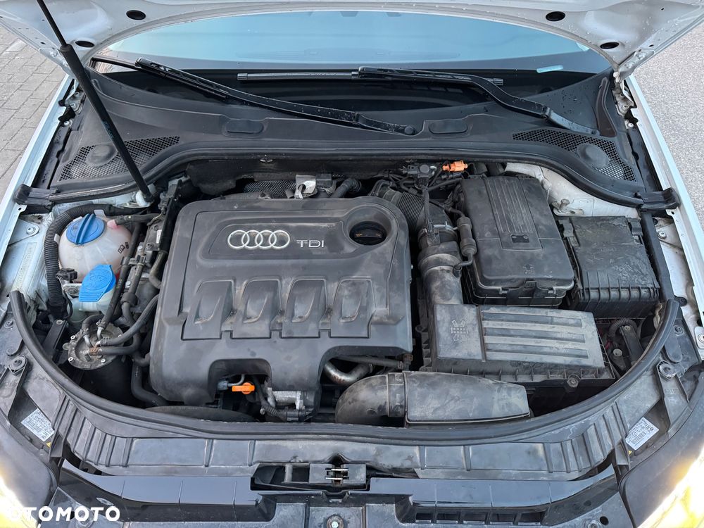 Audi A3 Sportback 2.0 TDI DPF S tronic S line Sportpaket - 37