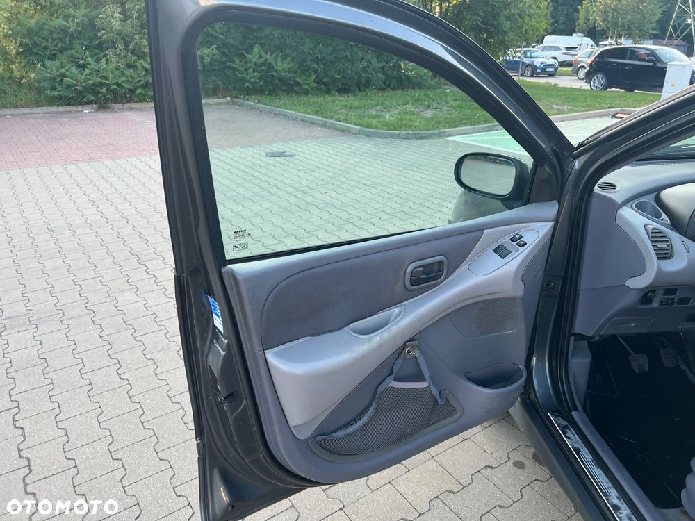 Nissan Almera 2.2 DI Comfort - 16