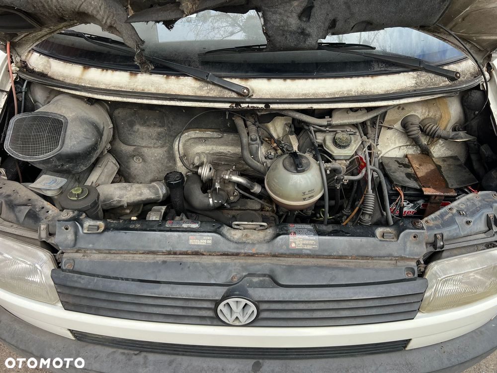 Volkswagen Transporter T4, rocznik 1995, wersja z długą skrzynią 2,9 m x 1,85 m, kabina 3-osobowa. - 11