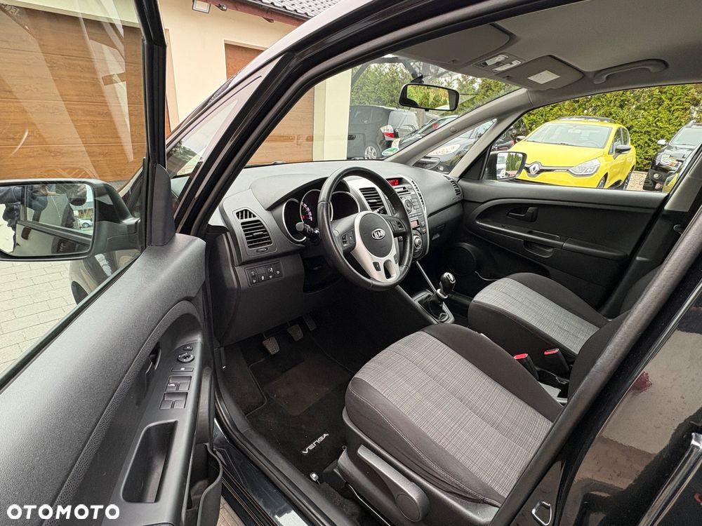 Kia Venga - 7