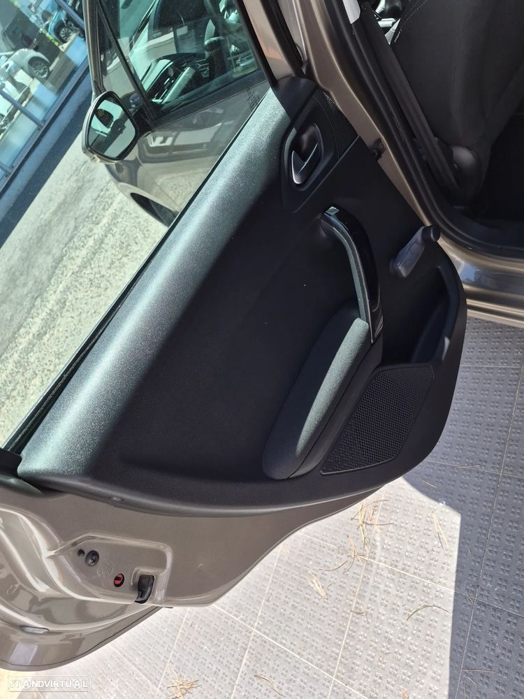 Peugeot 208 1.6 e-HDi Active 95g - 17