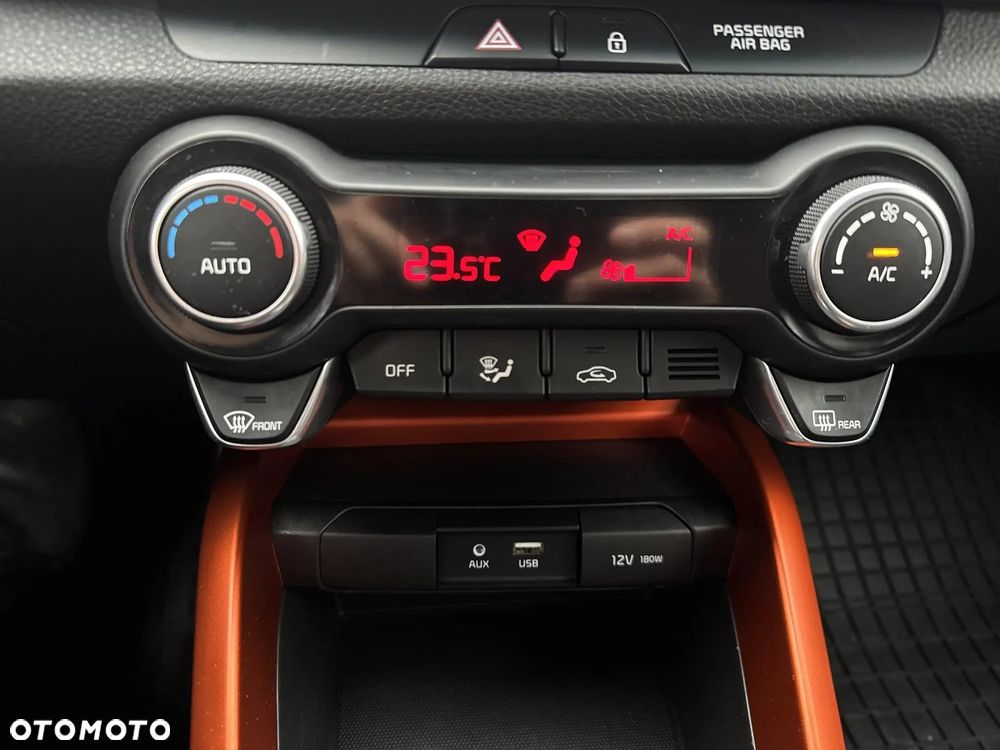 Kia Stonic 1.4 L - 21