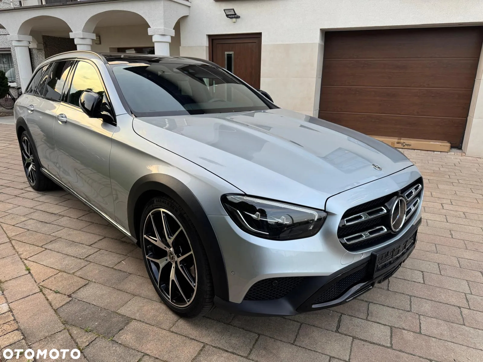 Mercedes-Benz Klasa E 220 d 4-Matic All-Terrain Avantgarde - 2