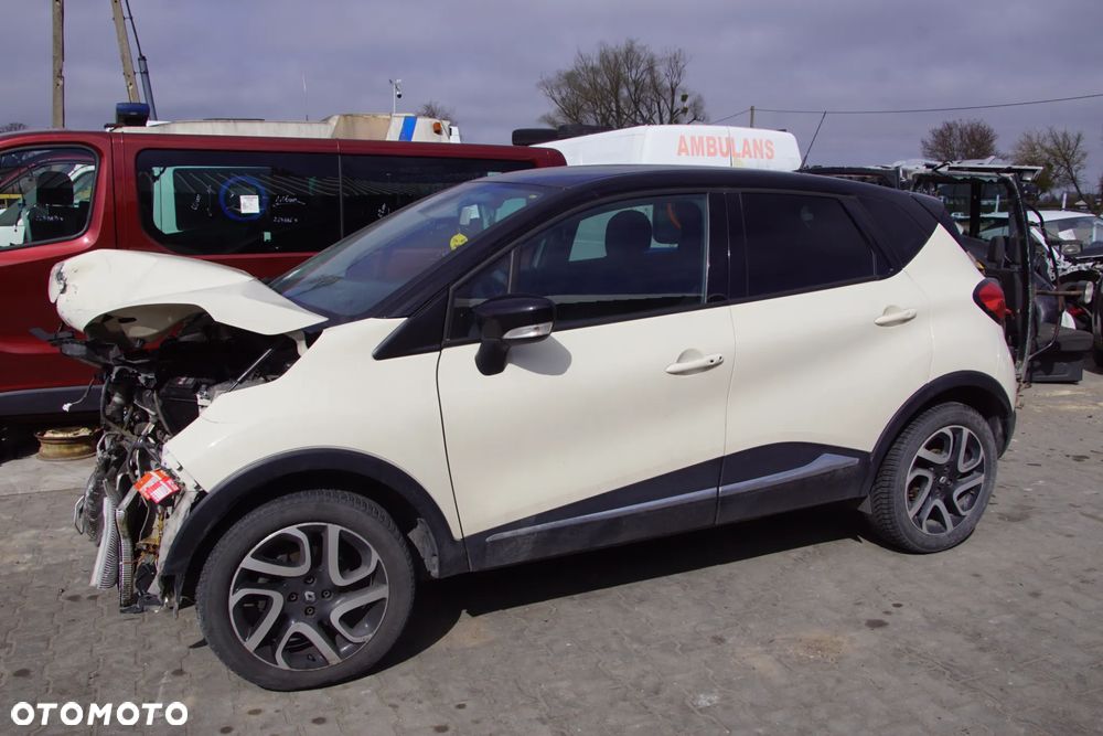 Auto na części - Renault Captur I 1.5 DCI 90 KM K9K628 JR5332 BIXND 2015R Silnik Skrzynia Drzwi Błotnik Klapa Zderzak Klamka Lusterko Szyba Lampa Deska Kokpit Sterownik Moduł Czujnik Licznik Wyświetlacz Panel Kierownica - 2