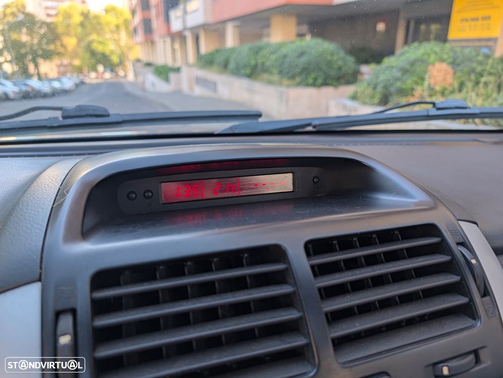 Suzuki Grand Vitara 1.9 DDiS X-Nature - 14