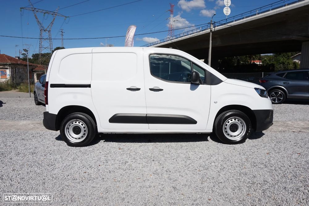 Toyota Proace City 1.5D 102 3 lug. Comfort IVA dedutível - 8