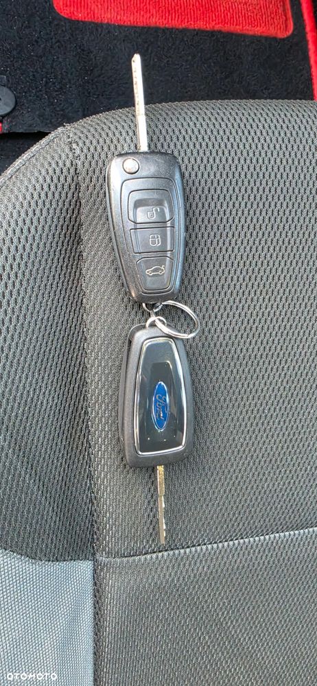 Ford Focus 1.6 TDCi DPF Start-Stopp-System SYNC Edition - 33