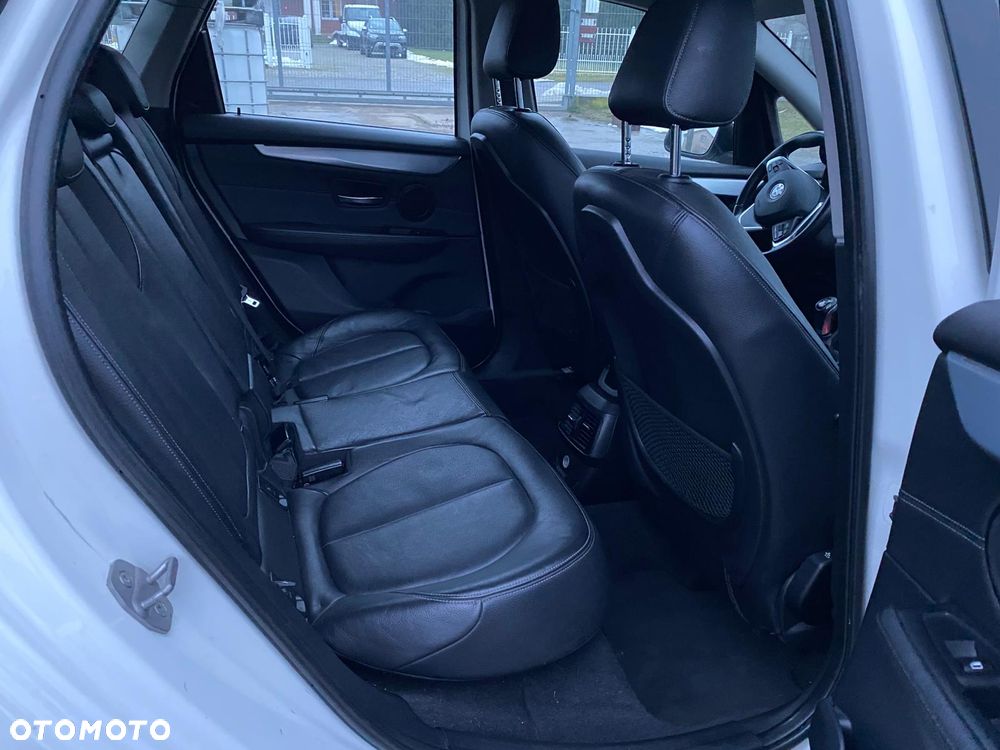 BMW Seria 2 216d - 12