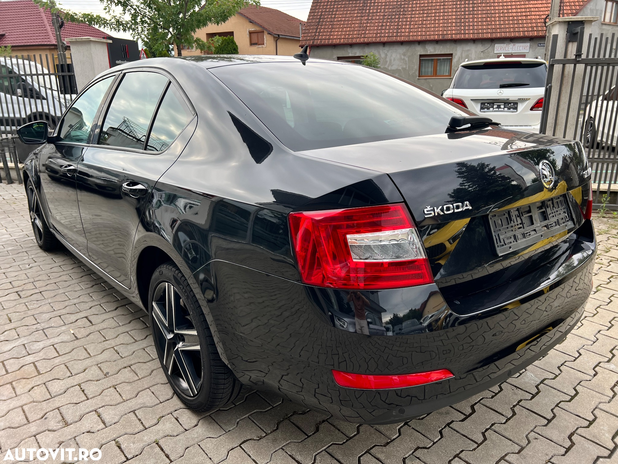 Skoda Octavia 2.0 TDI (Green tec) DSG Ambition - 3