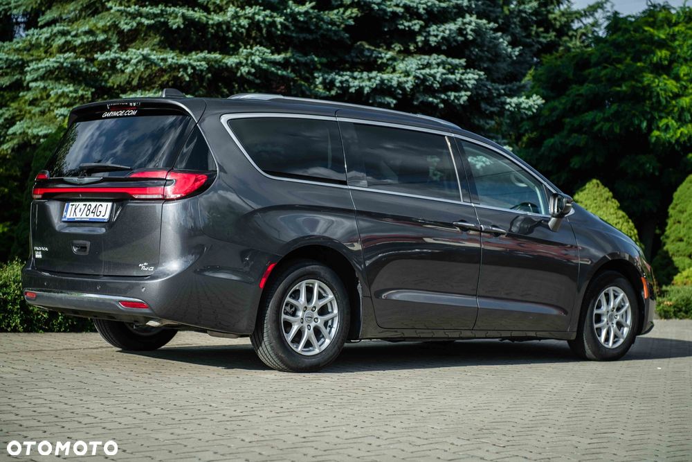 Chrysler Pacifica - 5