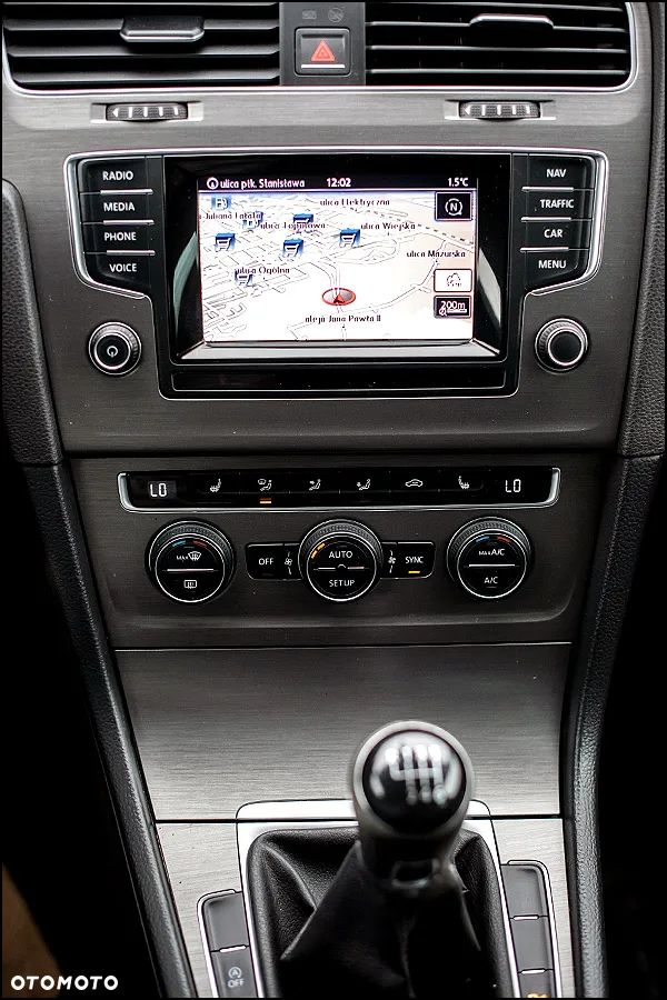 Volkswagen Golf - 23