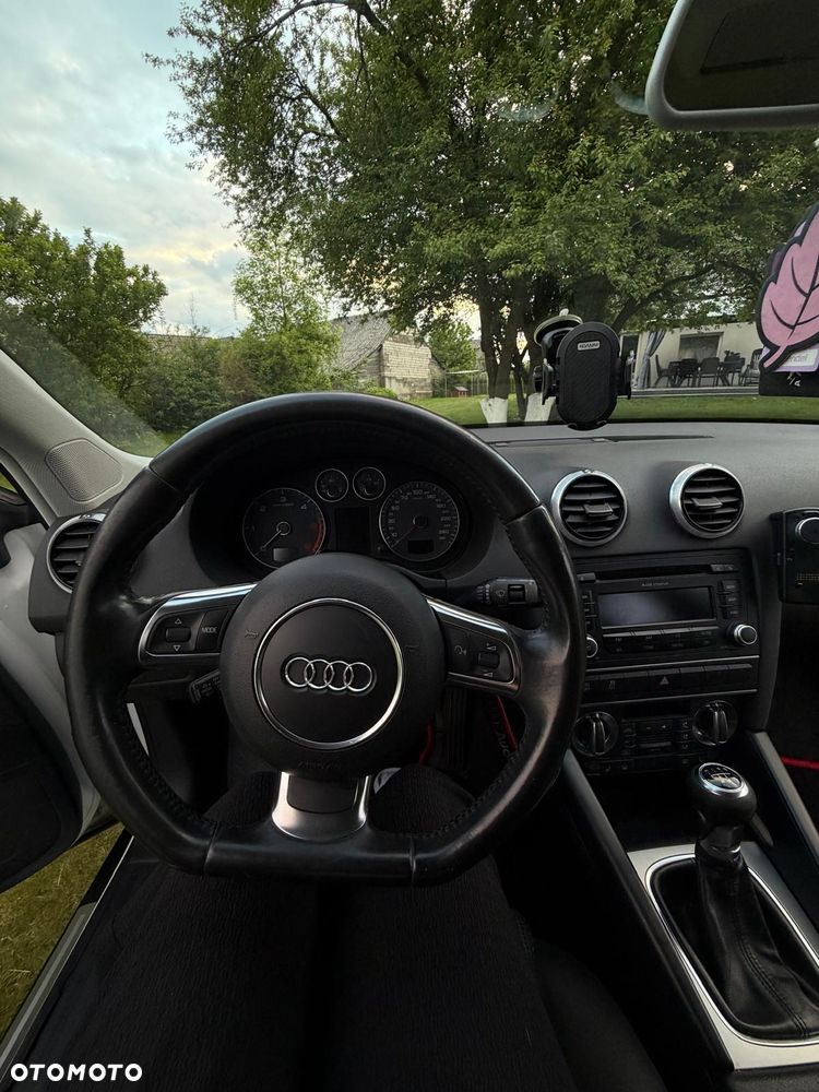 Audi A3 Sportback 1.6 TDI DPF Ambiente - 5