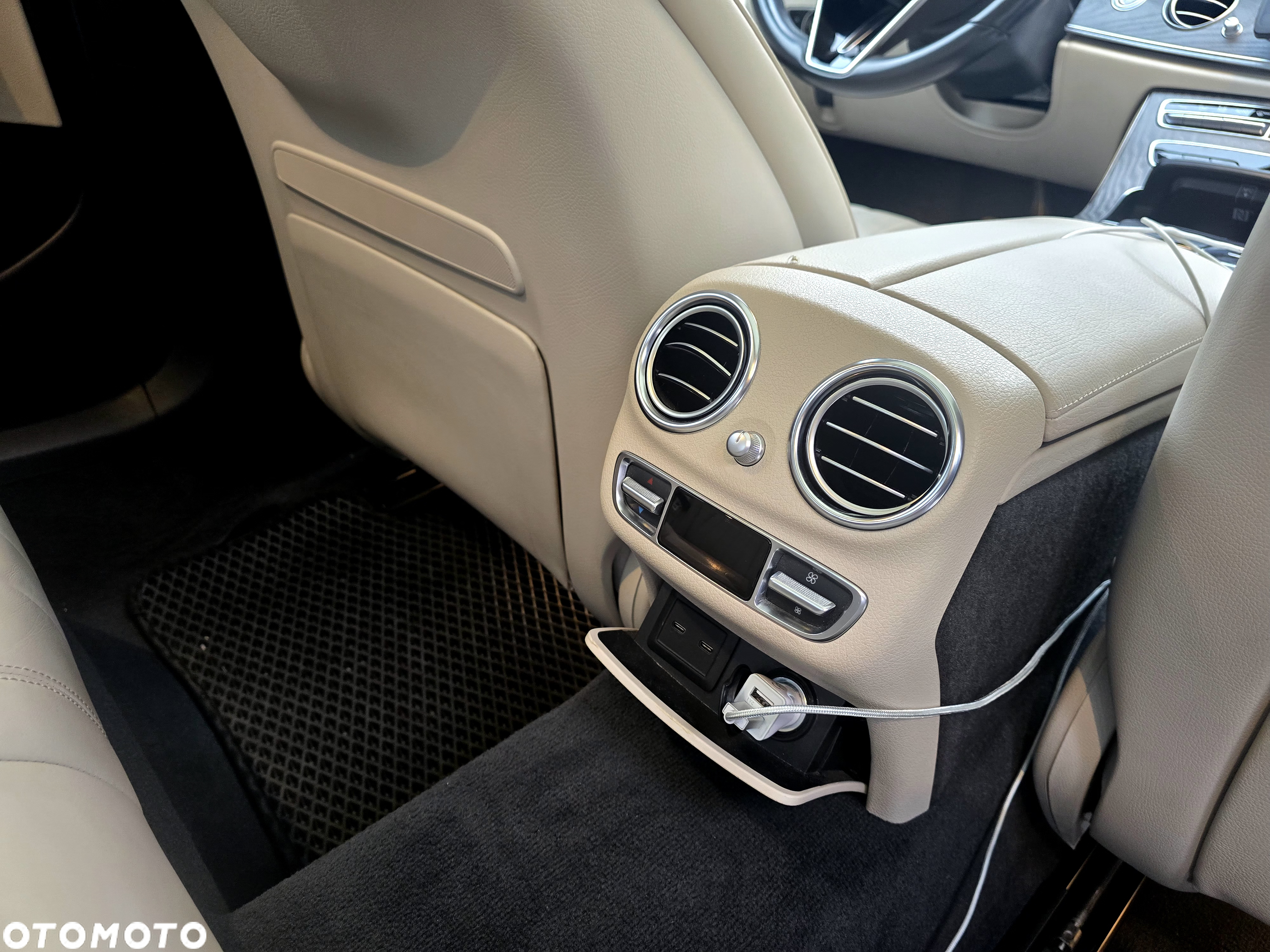 Mercedes-Benz Klasa E 220 d 4-Matic Exclusive - 9