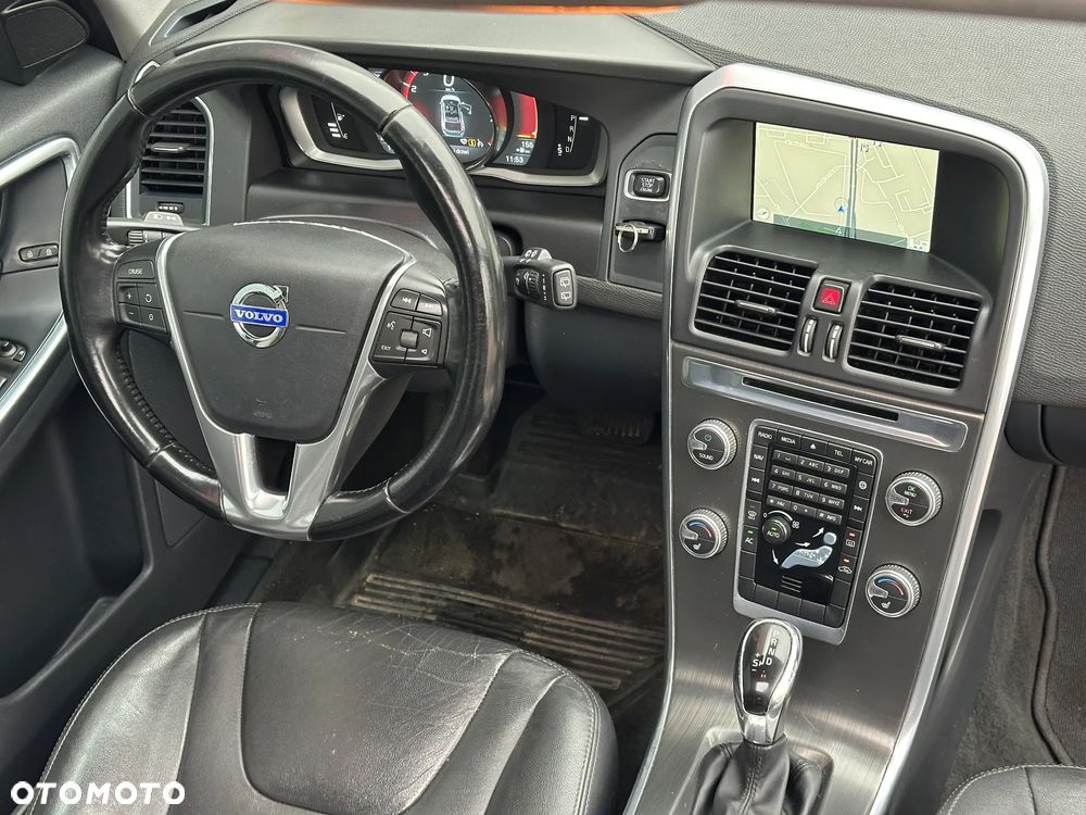 Volvo XC 60 T5 AWD Summum - 4
