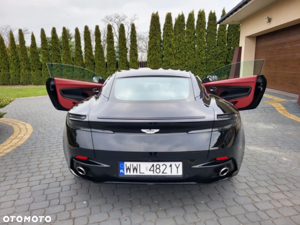 Aston Martin DB11 Launch Edition - 39