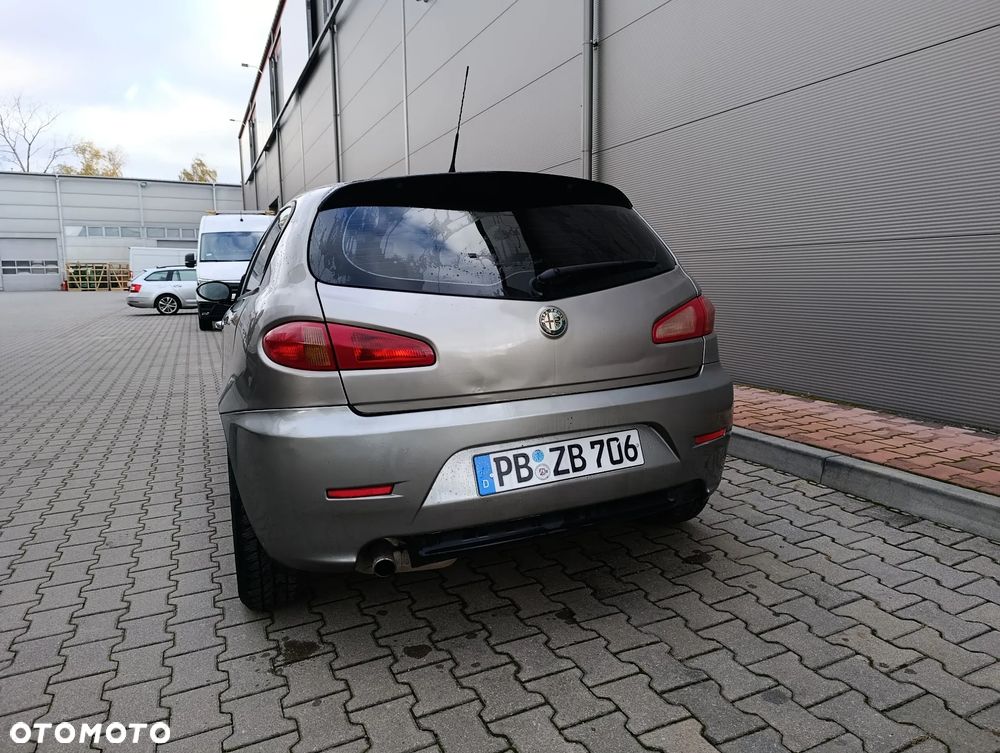 Alfa Romeo 147 1.6 ECO Sportiva - 17