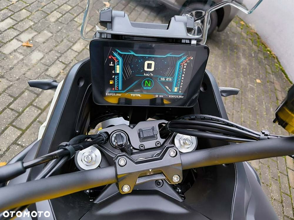 QJMOTOR SVT 650X - 27