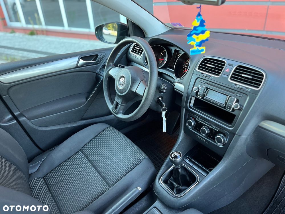 Volkswagen Golf - 32