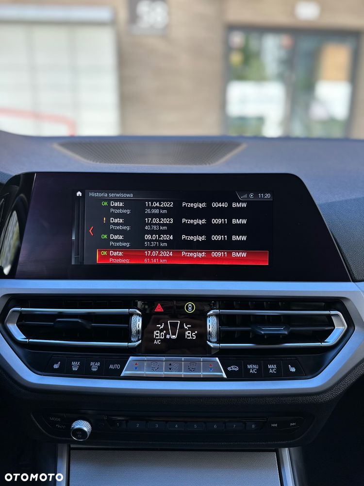BMW Seria 3 318d Touring Advantage - 20