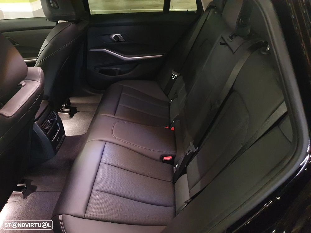 BMW 320 e Auto - 23