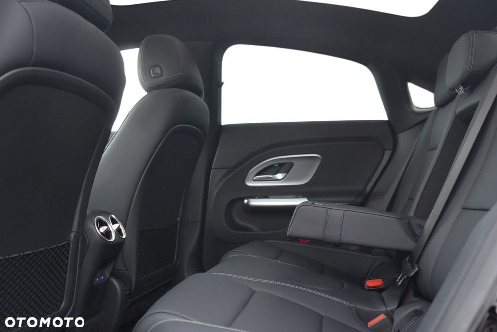 Mercedes-Benz CLA 200 58kWh - 8