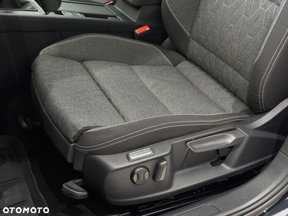 Volkswagen Passat - 11