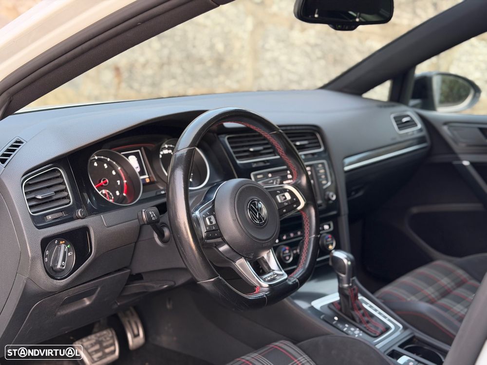 VW Golf 2.0 TSi GTi DSG - 8
