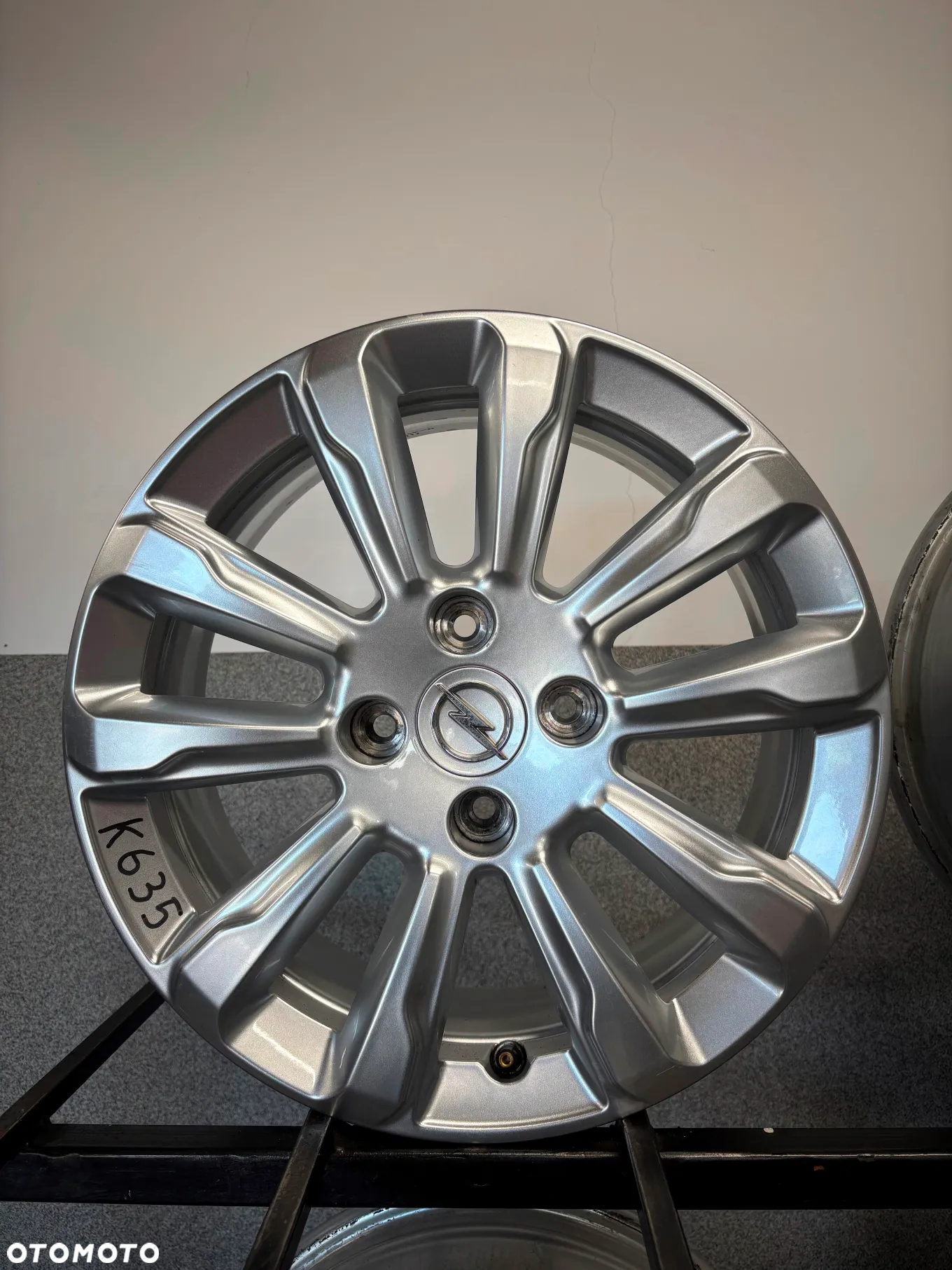 4 FELGI ALU. OPEL MOKKA B, CORSA F, PEUGEOT 208,C3,DS3 16'' 6,5J ET32 GM: OP00126 K4, 9835097280 - 2